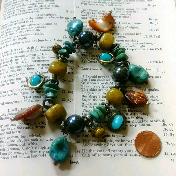 Baubles and Beads Stretch Bracelet Turquoise Color And Shells - Picture 3 of 4
